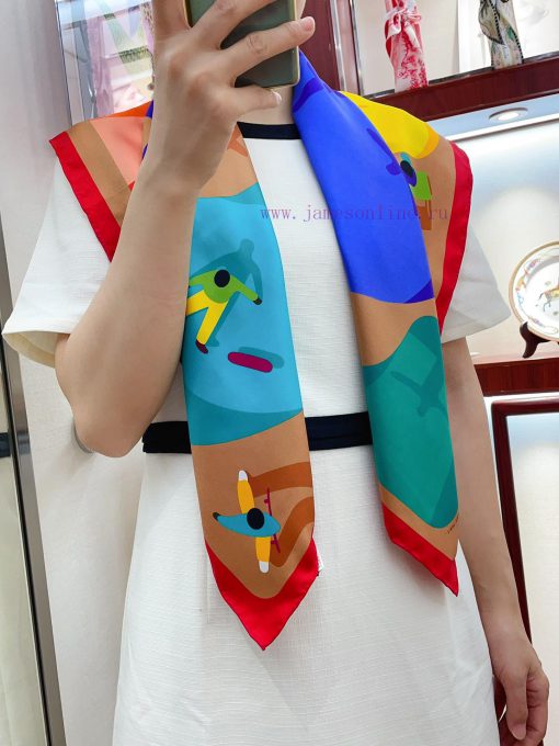 HERMES's new silk scarf looks great when you buy it, and we recommend the free posture 90 siia81cezv - Image 2