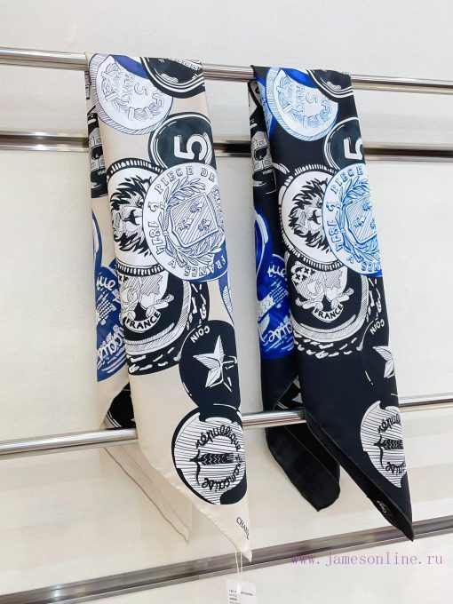 The new Chanel badge 90 silk small square scarf is recommended for VIP customers. Be sure totbvaks1n - Image 4