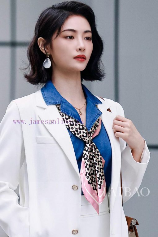 The new Chanel petal print 90 silk square scarf is highly recommended by VIPs. You must hurr0l0zfzo0