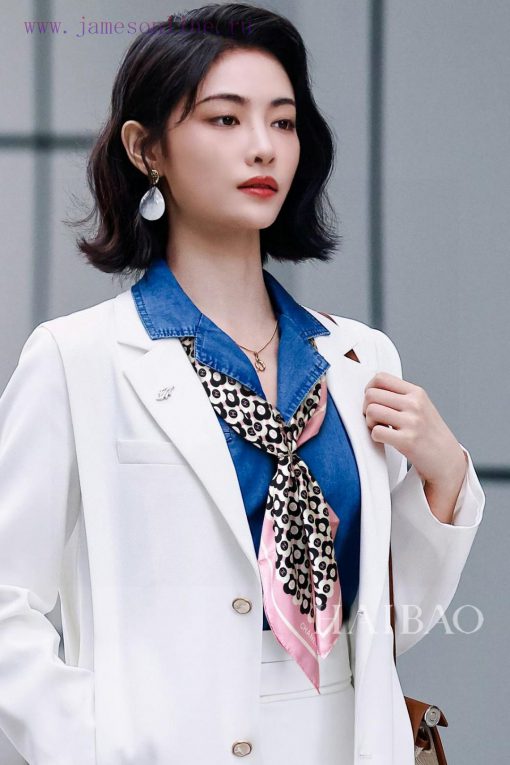 The new Chanel petal print 90 silk square scarf is highly recommended by VIPs. You must hurr0l0zfzo0 - Image 2