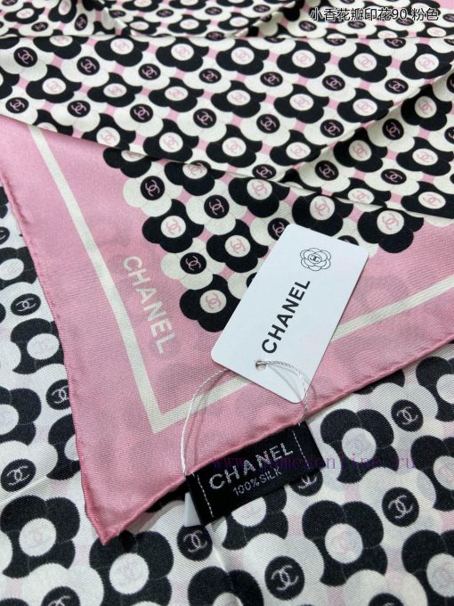The new Chanel petal print 90 silk square scarf is highly recommended by VIPs. You must hurr0l0zfzo0 - Image 11