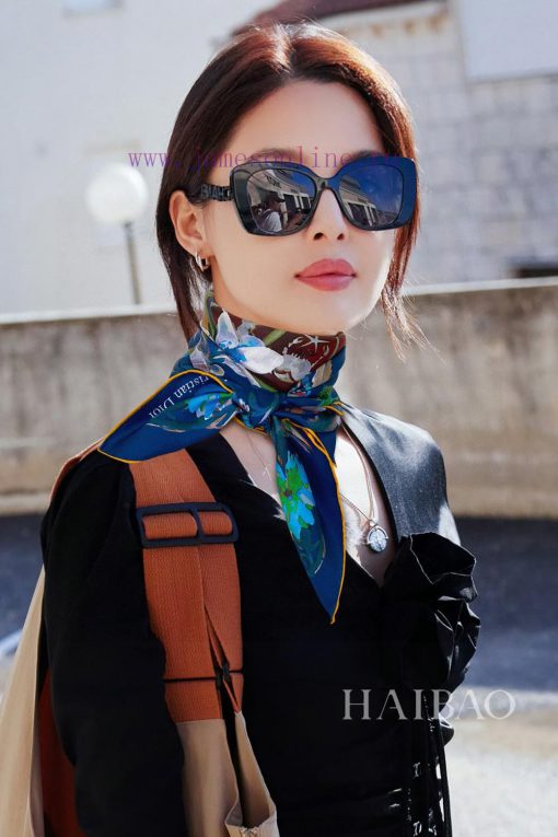 The new DO Home D Constellation Logo 90 Silk Square Scarf is recommended for VIP customers. rdo4i2im
