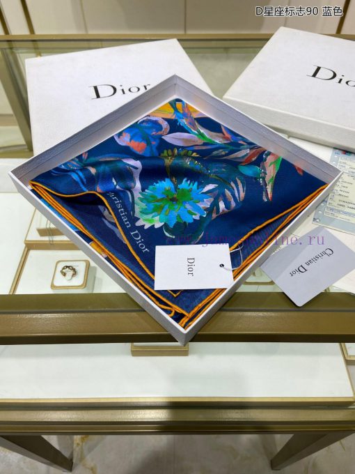 The new DO Home D Constellation Logo 90 Silk Square Scarf is recommended for VIP customers. rdo4i2im - Image 4