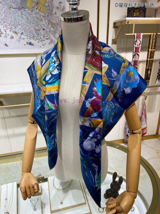 The new DO Home D Constellation Logo 90 Silk Square Scarf is recommended for VIP customers. rdo4i2im - Image 8