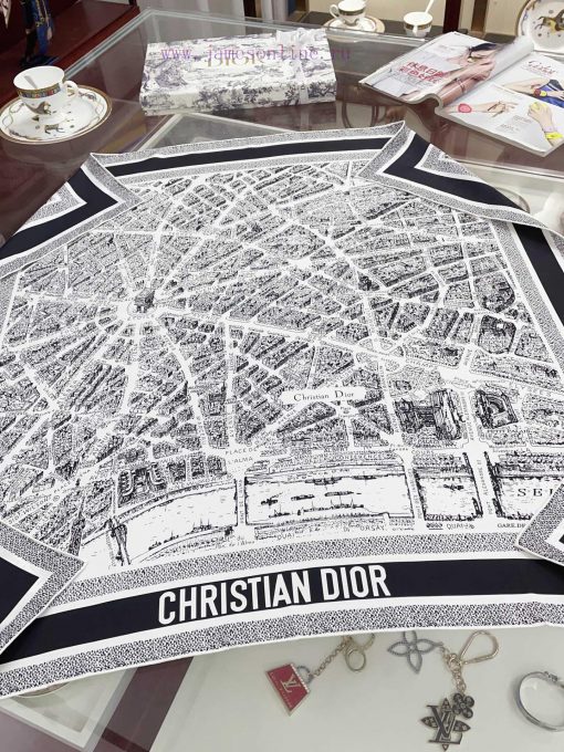 This 18mm double-sided same color square scarf is adorned with the classic Plan de Paris prizcgrrcce - Image 5