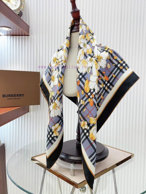 BURBERRY silk square scarves have excellent quality and feel. They are high-end products thaapa9upqn - Image 10