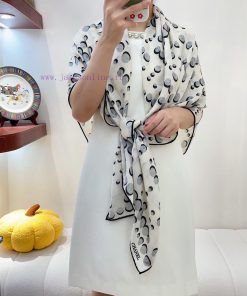 Chanel LOGO Circle 140 Cashmere Square Scarf High end Love Pure Cashmere Baby Touch Comforta9mvak7wn