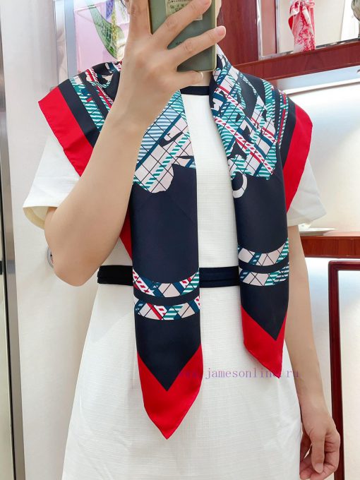 HERMES's new silk scarf is highly recommended for its gorgeous reins and 90 silk square. Witiq946z8k