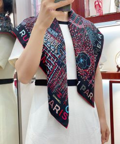 The new Chanel colored striped letter silk square scarf is highly recommended by VIPs. You mre9acdx3