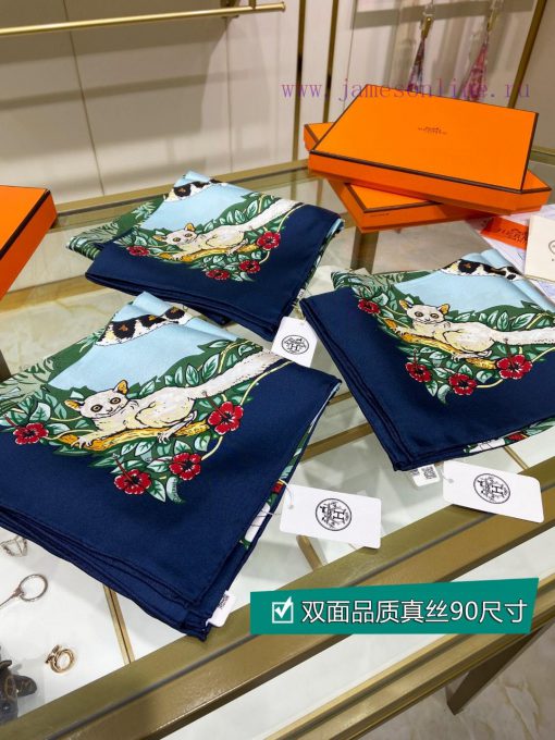 High end custom made silk square scarves that are said to look good and recommended for bothj4wokbzu - Image 4