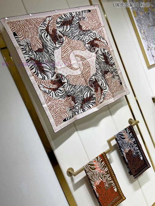 Sincere praise for the L Ruihu pattern 90 silk square scarf from Lvjia. The Tigergram shawl jeakpc19 - Image 4