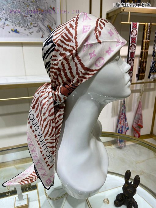 Sincere praise for the L Ruihu pattern 90 silk square scarf from Lvjia. The Tigergram shawl jeakpc19 - Image 6