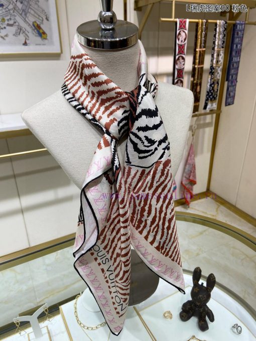 Sincere praise for the L Ruihu pattern 90 silk square scarf from Lvjia. The Tigergram shawl jeakpc19 - Image 7