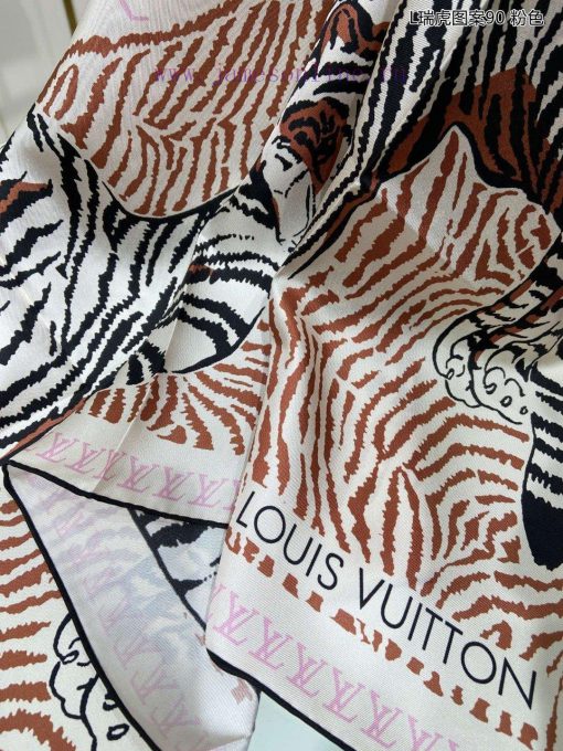 Sincere praise for the L Ruihu pattern 90 silk square scarf from Lvjia. The Tigergram shawl jeakpc19 - Image 12