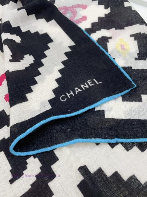 Chanel diamond patterned color blocked 140 cashmere square scarf is highly recommended by VIdtltt4o5 - Image 9