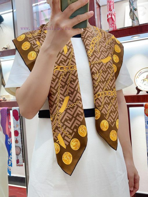 Brilliant, the finishing touch~FENDI's official website also features a unique color scheme mkim3xjv