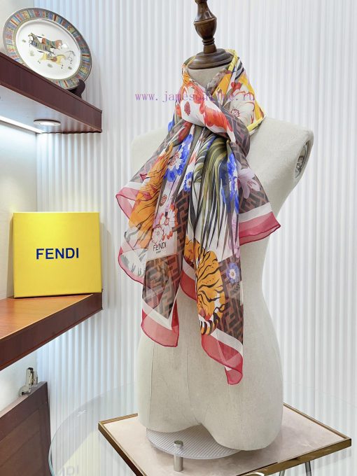 The latest physical upper body effect of Fendi is really super beautiful when paired with clrxqtnbq5 - Image 8