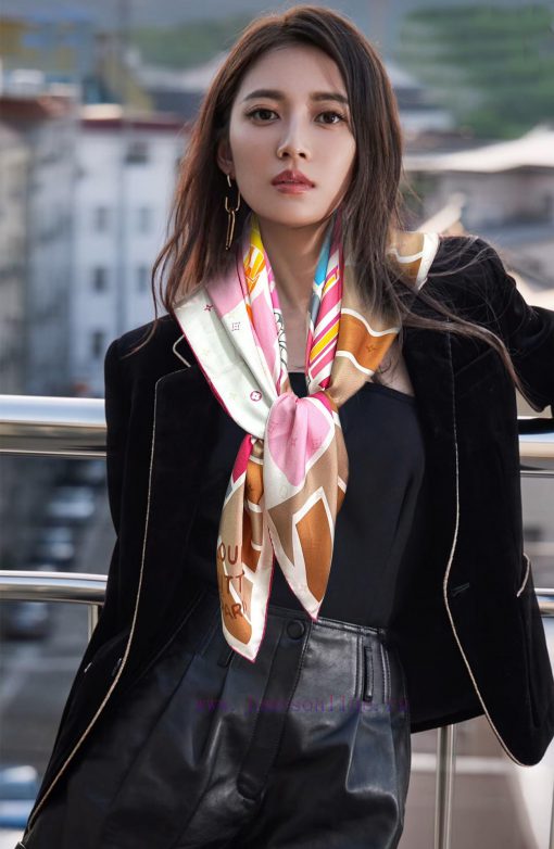 The new L family Paris Tower silk square scarf is a must-have for those who buy it. It is sa0qxcr9zh
