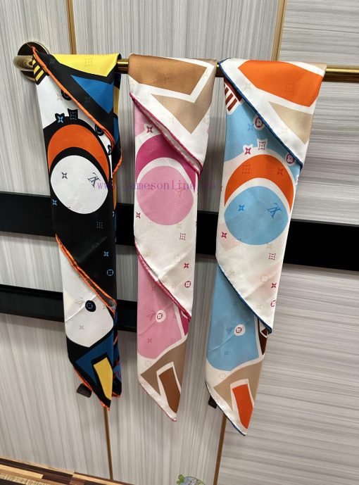 The new L family Paris Tower silk square scarf is a must-have for those who buy it. It is sa0qxcr9zh - Image 3