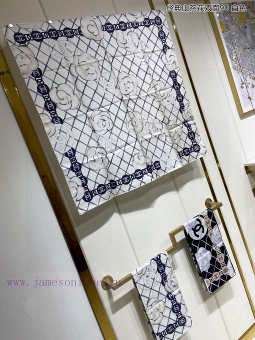 The new Xiangjia Classic Camellia Double sided 90 sided Printed Silk Square Scarf is highly kr2k4wdu - Image 7
