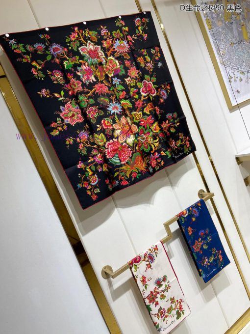 The new Dior D Tree of Life 90 silk square scarf is highly recommended by VIPs. You must stafyowfggu - Image 3