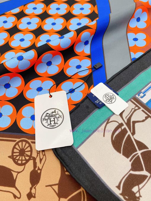 HERMES's new silk scarf looks great and is recommended with a horse ring buckle and a 90 inc96hz008r - Image 7