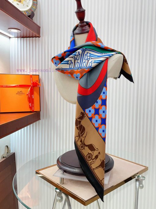 HERMES's new silk scarf looks great and is recommended with a horse ring buckle and a 90 inc96hz008r - Image 9