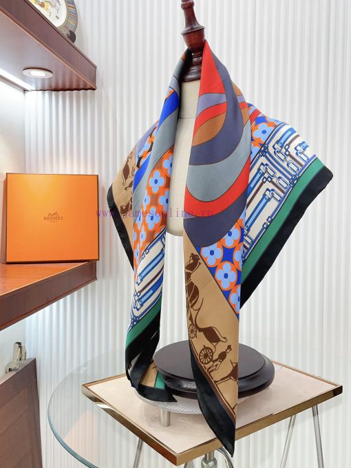 HERMES's new silk scarf looks great and is recommended with a horse ring buckle and a 90 inc96hz008r - Image 10