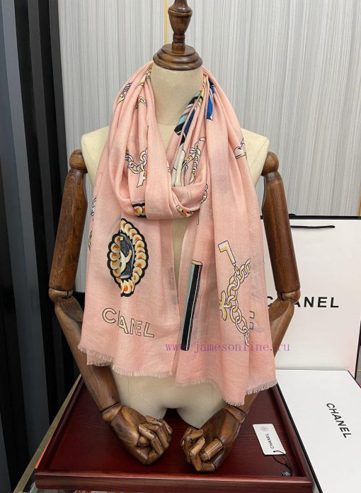 It's so beautiful. 2024 Chanel really likes the double C-side ring velvet long scarf. The acnkbtvm4j - Image 9