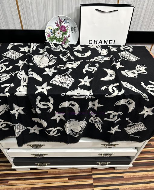 The top design of Chanel 2024 stars and moon is so beautiful, I really like the actual produppzoav7v - Image 8