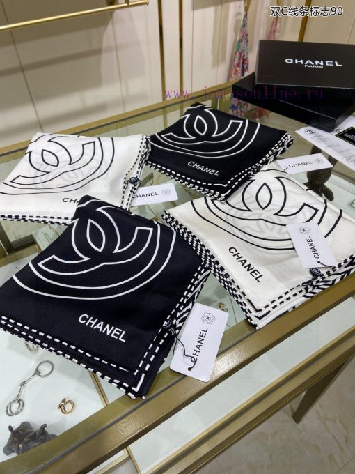 The new double C-line logo 90 double-sided same color printed silk square scarf is recommendu33361ha - Image 3