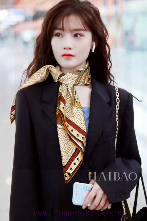 Synchronized with the latest FF flagship bag printed 90 silk square scarf, which is very eas6jafge7i - Image 2
