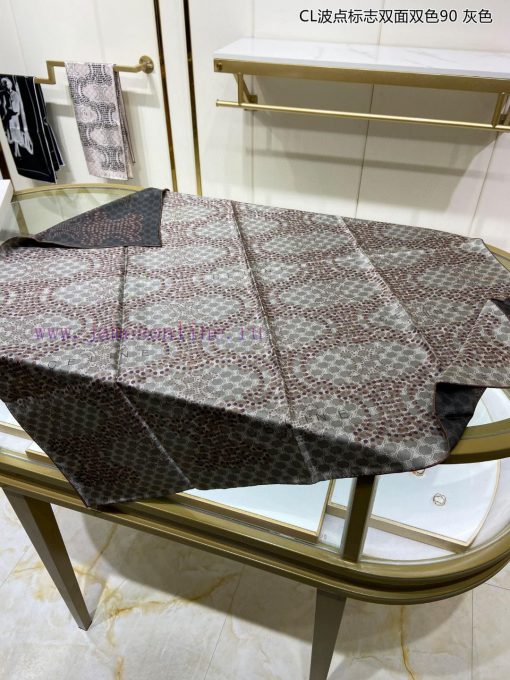 The new Celine CL polka dot logo double-sided two tone 90 silk square scarf is recommended fkl3trwlf - Image 9