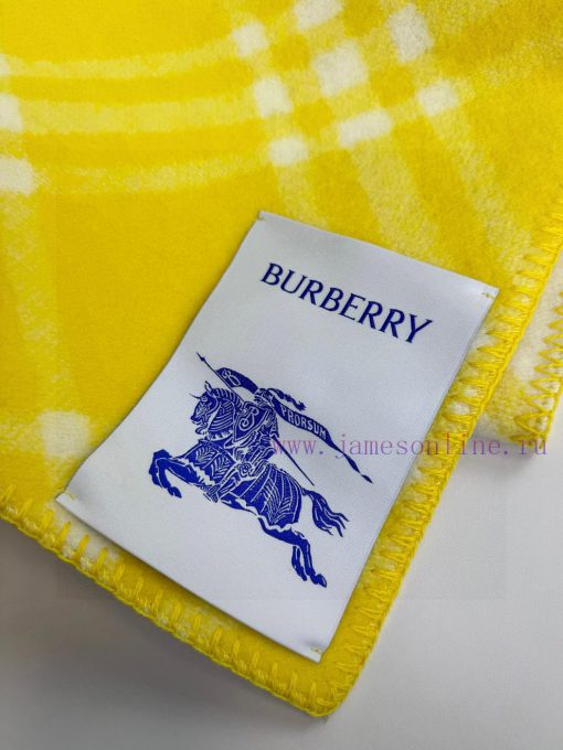 The latest Burberry cashmere wool blend scarf for 2024, with its unique craftsmanship and co0m76246j - Image 8