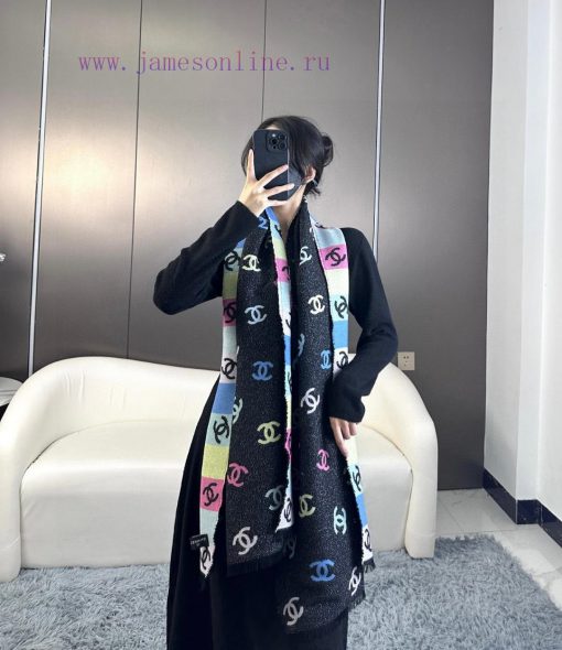 The most beautiful scarf of chenel24c has a softer feel than imagined. Both sides are excellsoirase5 - Image 2