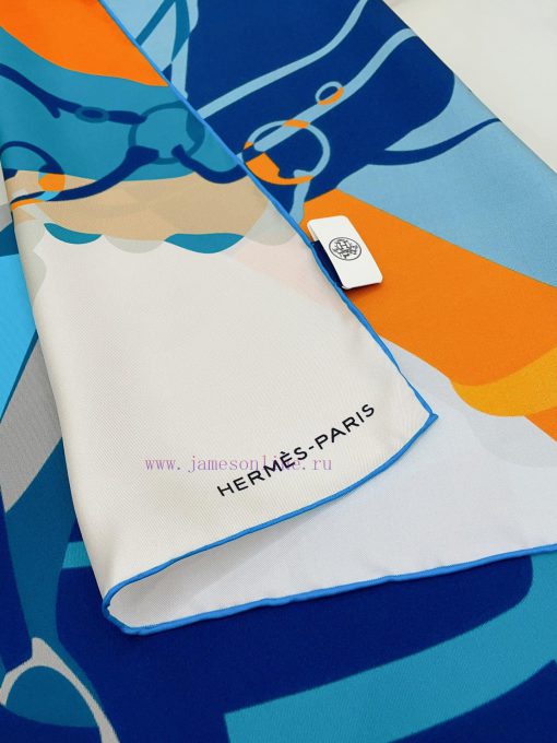 HERMES's new silk scarf looks great and is recommended for equestrian competitions. It featu77uh5atq - Image 7