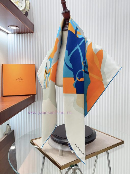 HERMES's new silk scarf looks great and is recommended for equestrian competitions. It featu77uh5atq - Image 10