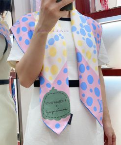 The cow goods are on sale! Sincerely praise the LOGO polka dot 90 silk square scarf. Let's biwhjh1d5