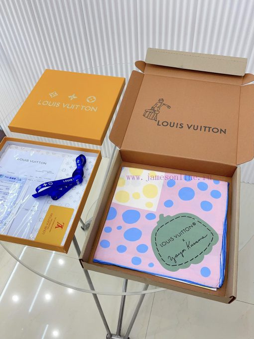 The cow goods are on sale! Sincerely praise the LOGO polka dot 90 silk square scarf. Let's biwhjh1d5 - Image 4
