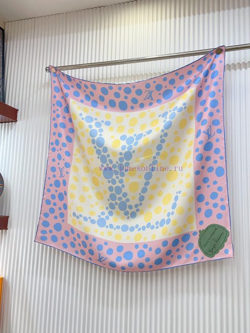 The cow goods are on sale! Sincerely praise the LOGO polka dot 90 silk square scarf. Let's biwhjh1d5 - Image 5
