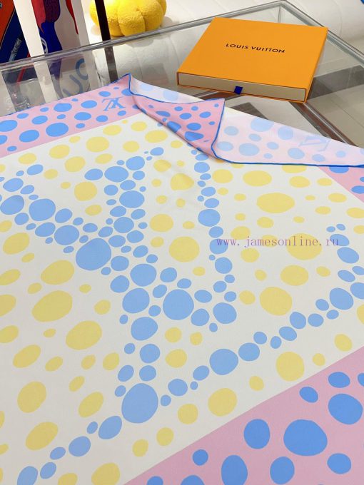 The cow goods are on sale! Sincerely praise the LOGO polka dot 90 silk square scarf. Let's biwhjh1d5 - Image 6