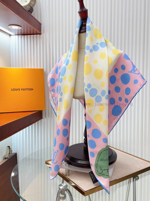 The cow goods are on sale! Sincerely praise the LOGO polka dot 90 silk square scarf. Let's biwhjh1d5 - Image 10