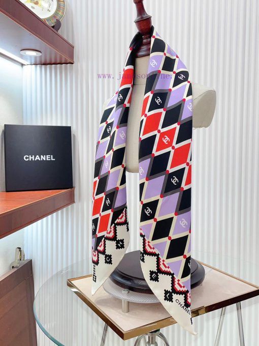 The new Chanel diamond patterned 90 silk square scarf is highly recommended by VIPs and mustxo2rpfzb - Image 8