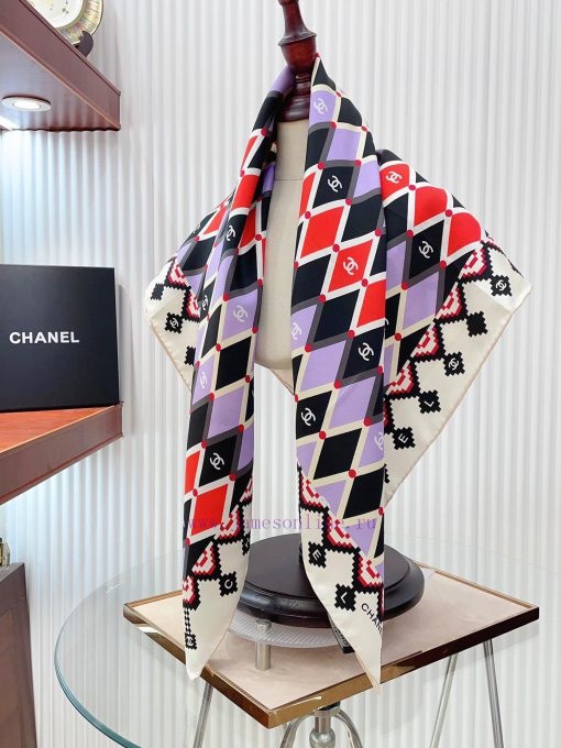 The new Chanel diamond patterned 90 silk square scarf is highly recommended by VIPs and mustxo2rpfzb - Image 10