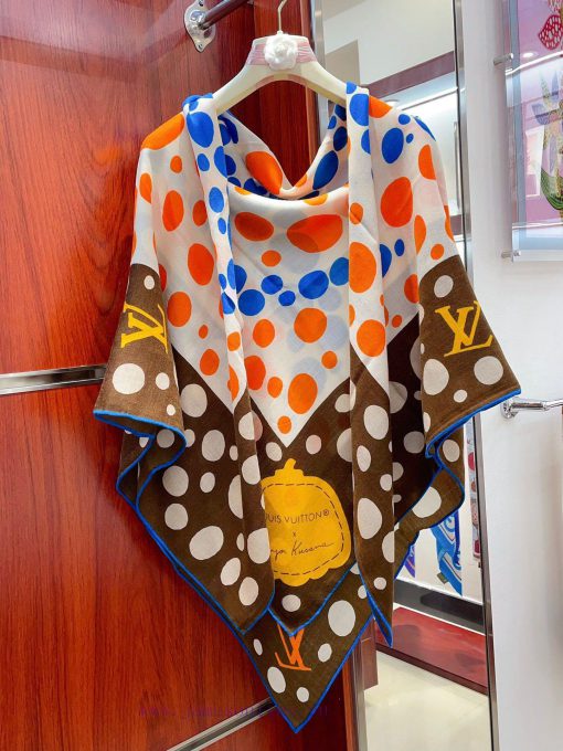 LV's elegant and noble baby like soft touch polka dot logo velvet print cleverly uses the doyxib3r0e - Image 7