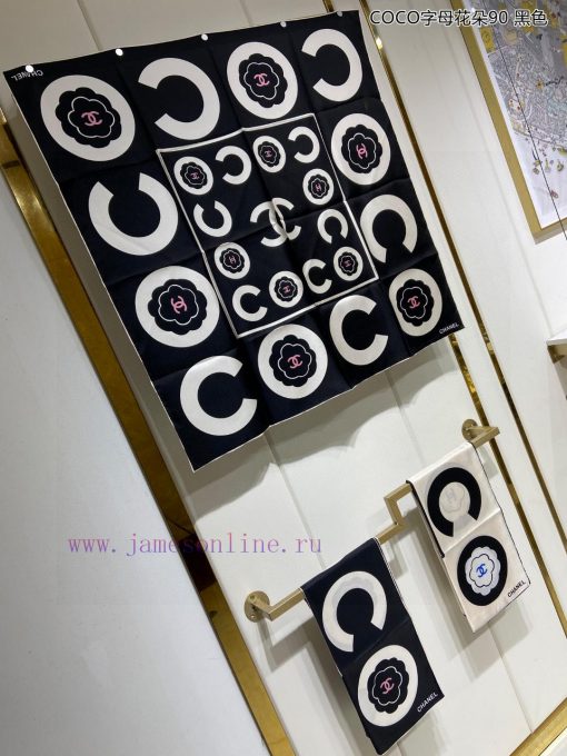 The new Chanel Coco letter flower 90 silk square scarf is highly recommended by VIPs. You muygu6ua7a - Image 3