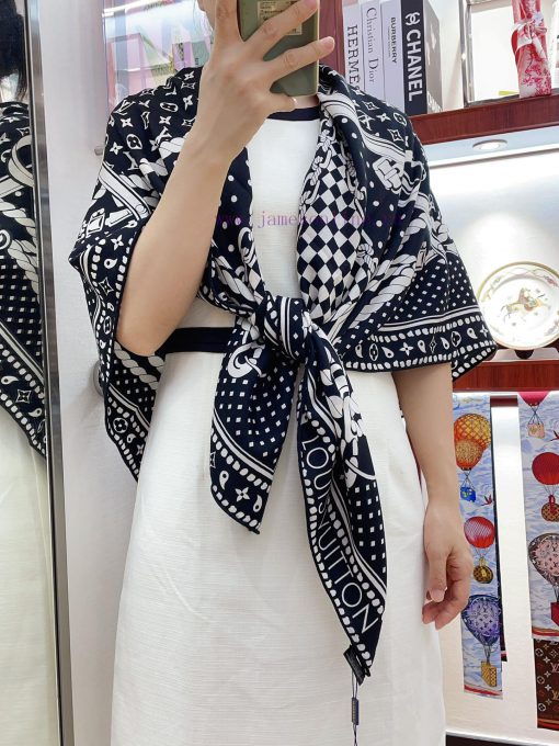 Double sided same color LV elegant and noble baby like soft touch logo with floral stripes ay50rkxh6 - Image 2