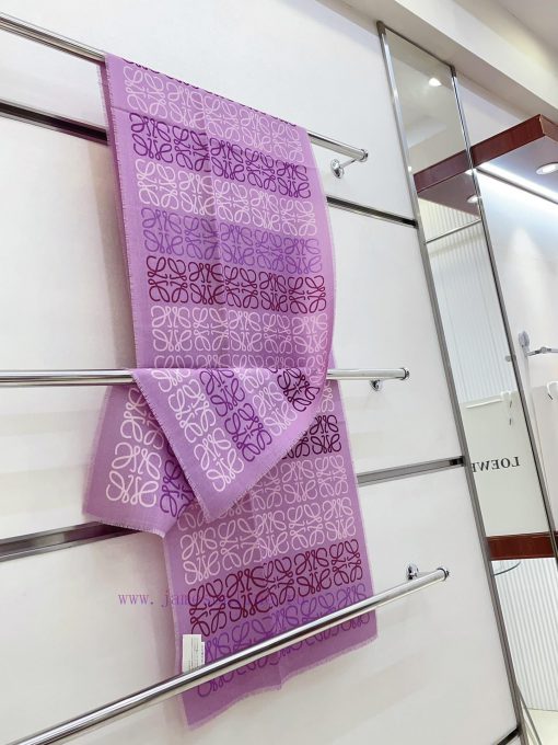 Luoyiwei LW Colorful Logo Scarf is very lucky to have obtained this brand's products. It is 2gvx35dd - Image 10
