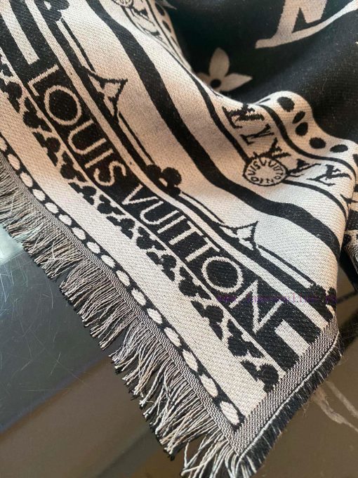 The Amazing Long Scarf features Monogram elements pieced together, referencing the intricatehpt4vcji - Image 10
