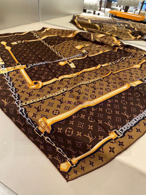 Lv... Chain Flower Lv2023 on sale, 90 * 9016 mm top-level silk square scarf... 2 colors in subq0o0yj - Image 9